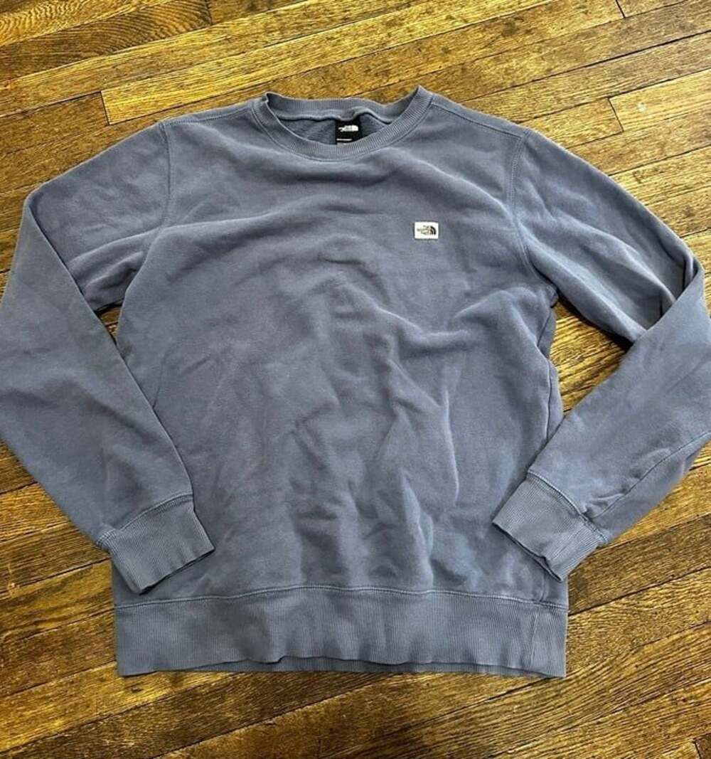 Men’s The North Face crewneck sweatshirt medium